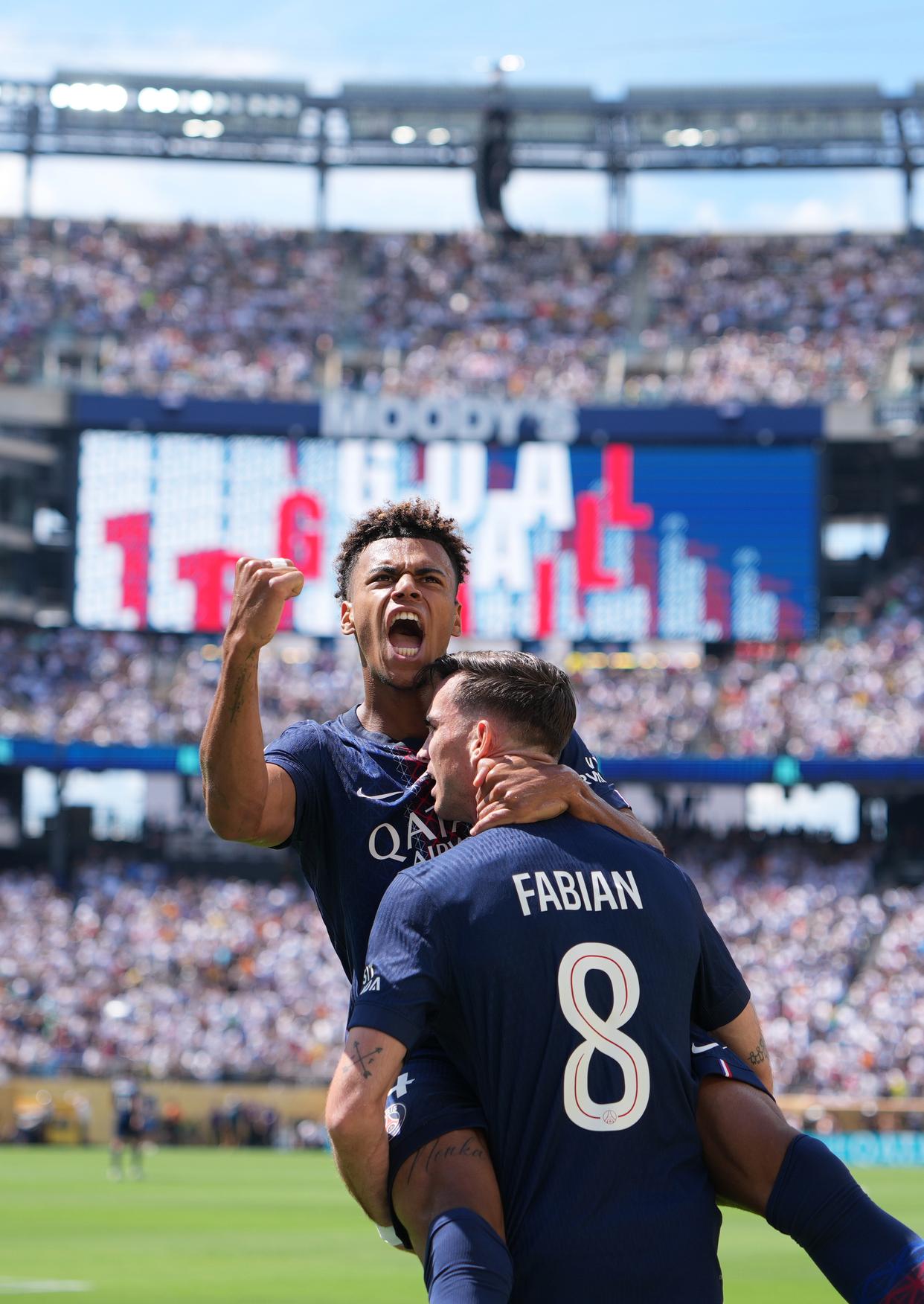 巴黎圣日耳曼主场胜利,稳坐积分榜首 巴黎圣日耳曼主场胜利,稳坐积分榜首